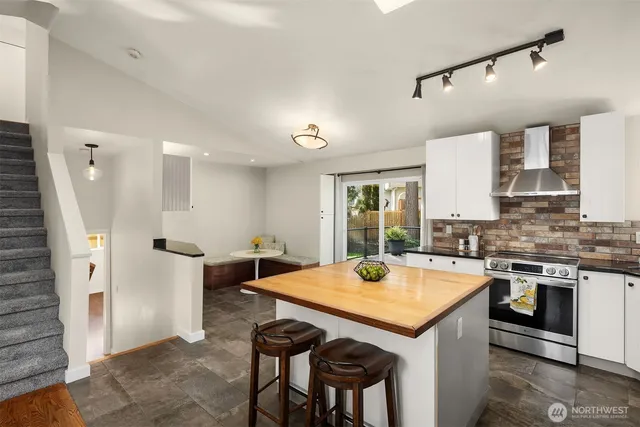 $685,000 | 27615 221st Avenue Southeast, Maple Valley, WA 98038