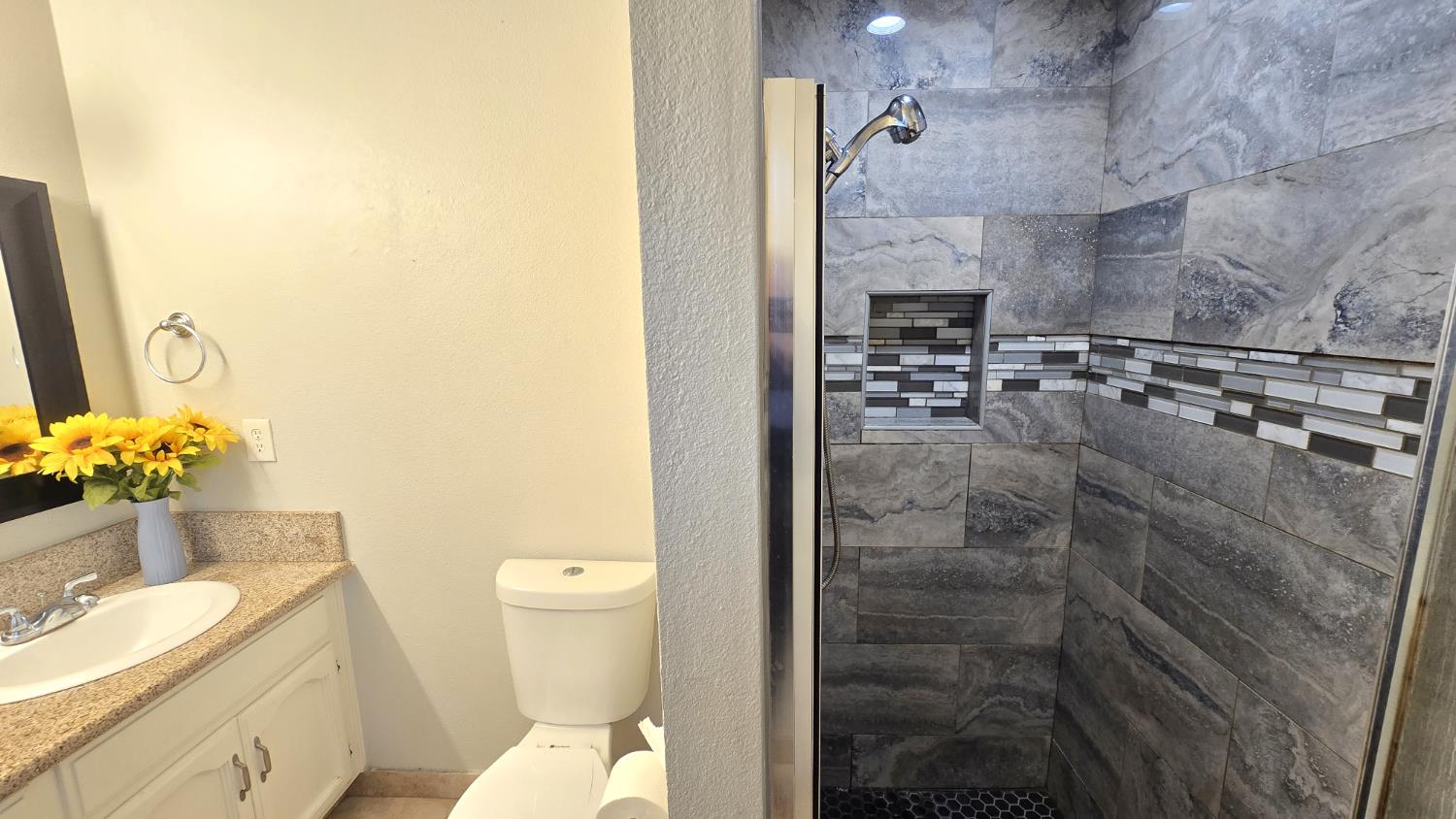 155 North Haney Avenue Reedley, CA 93654 - Photo 23 of 27 Master Restroom With Shower
