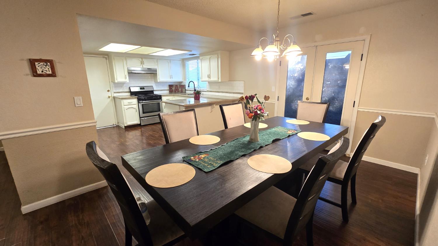 155 North Haney Avenue Reedley, CA 93654 - Photo 9 of 27 Dining Room View 2