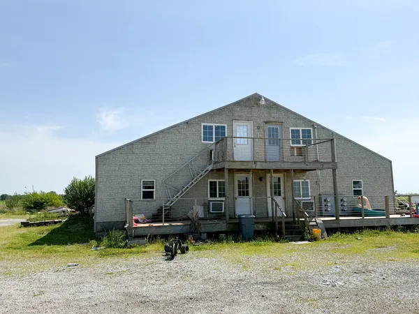 $198,000 | 5991 Kinmundy Road, Louisville, IL 62858