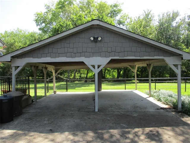 a view of outdoor space yard and porch