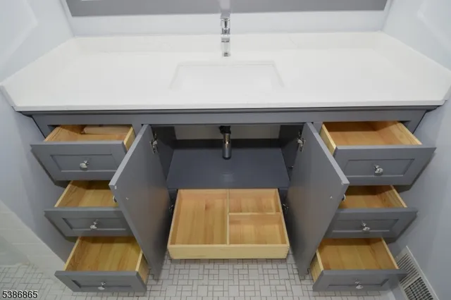 $2,495 | 40 Glaser Avenue, Raritan, NJ 08869