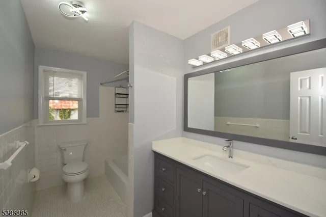 $2,495 | 40 Glaser Avenue, Raritan, NJ 08869