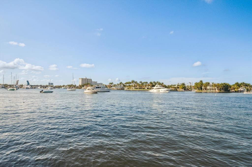 215 North Birch Road, Unit 1C Fort Lauderdale, FL 33304 - Photo 20 of 21 a view of an ocean