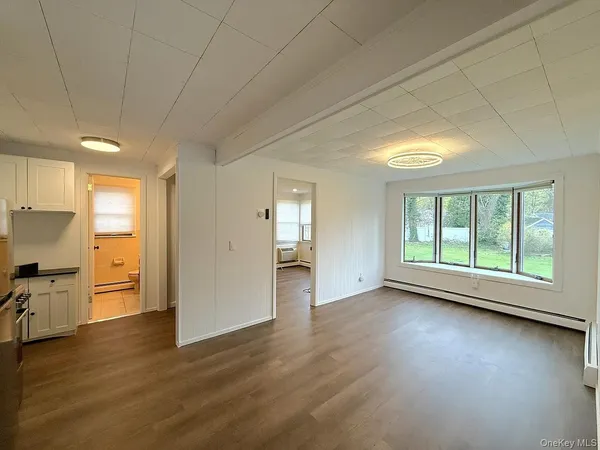 $2,100 | 34 Little Neck Road, Centerport, NY 11721