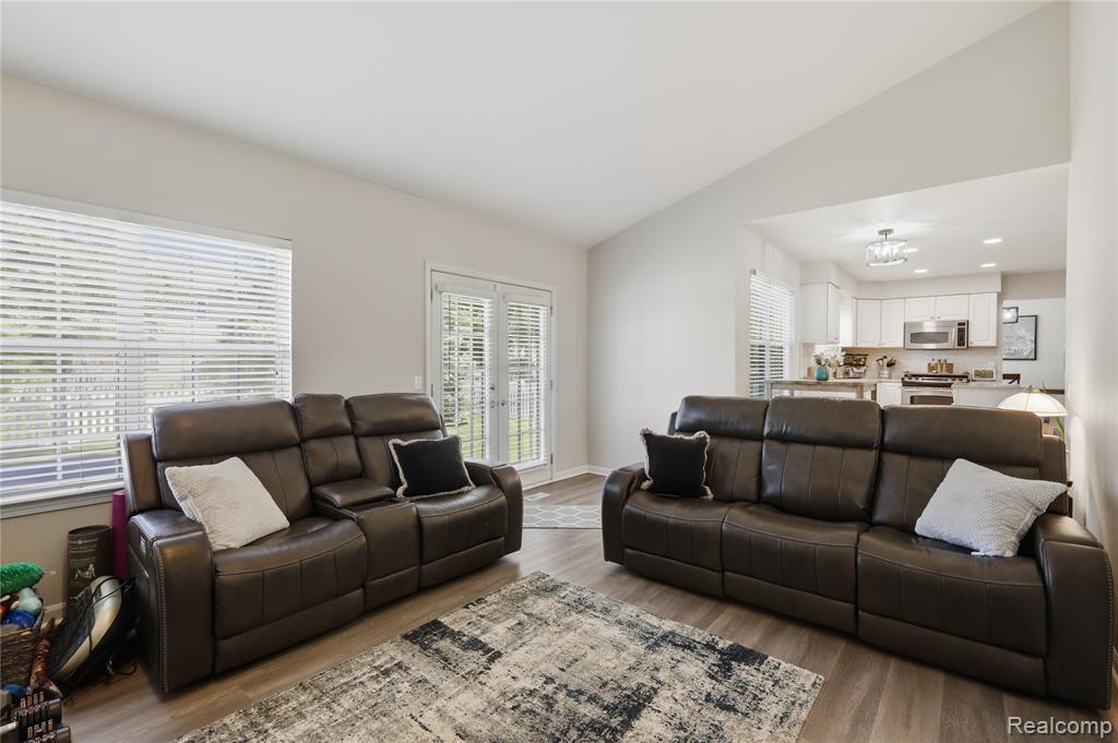 46604 Aarons Way Canton, MI 48188 - Photo 19 of 38