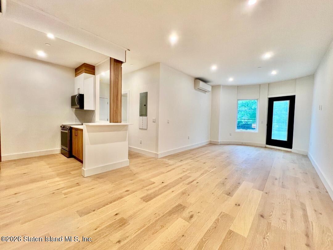 3865 Amboy Road, Unit 2A Staten Island, NY 10308 - Photo 13 of 38 living room
