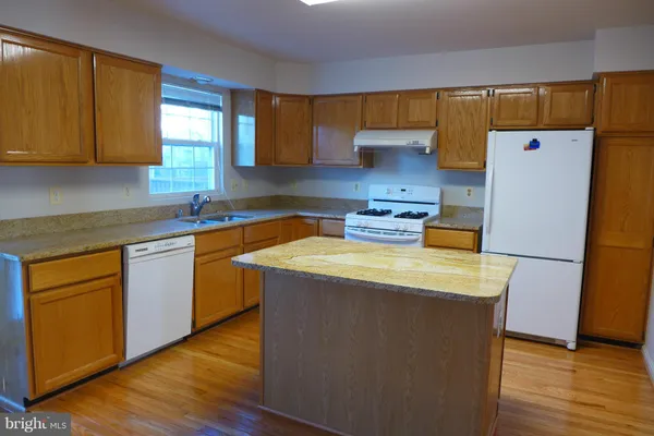 $3,980 | 9407 Van Arsdale Drive, Vienna, VA 22181