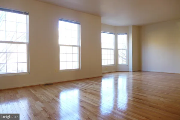 $3,980 | 9407 Van Arsdale Drive, Vienna, VA 22181