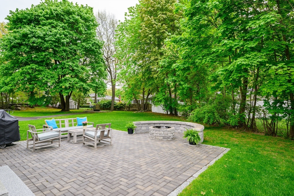 7 Phyllis Lane Milton, MA 02186 - Photo 31 of 37