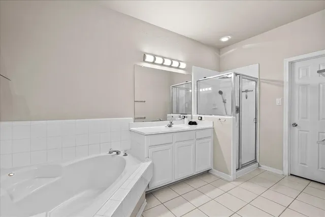 $295,000 | 2710 Grants Lake Boulevard, Unit T4, Sugar Land, TX 77479