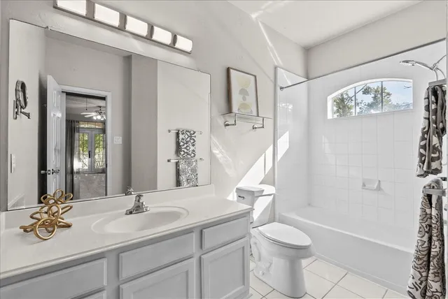 $295,000 | 2710 Grants Lake Boulevard, Unit T4, Sugar Land, TX 77479