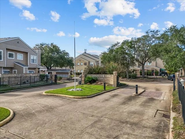 $295,000 | 2710 Grants Lake Boulevard, Unit T4, Sugar Land, TX 77479