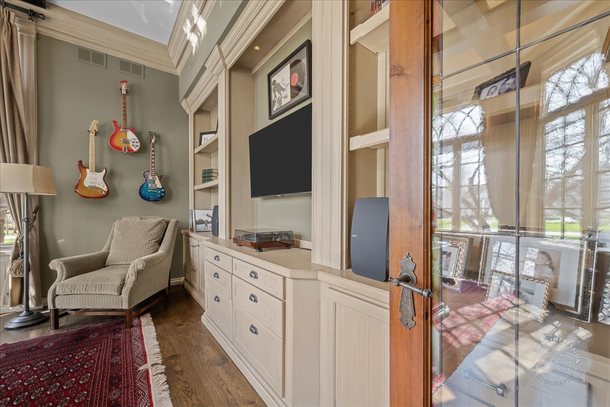 36W442 Hunters Gate Road St. Charles, IL 60175 - Photo 13 of 65 Gallery Image 13