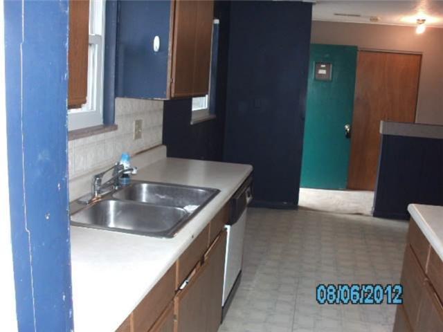 283 South Hamilton Road Columbus, OH 43213 - Photo 7 of 12