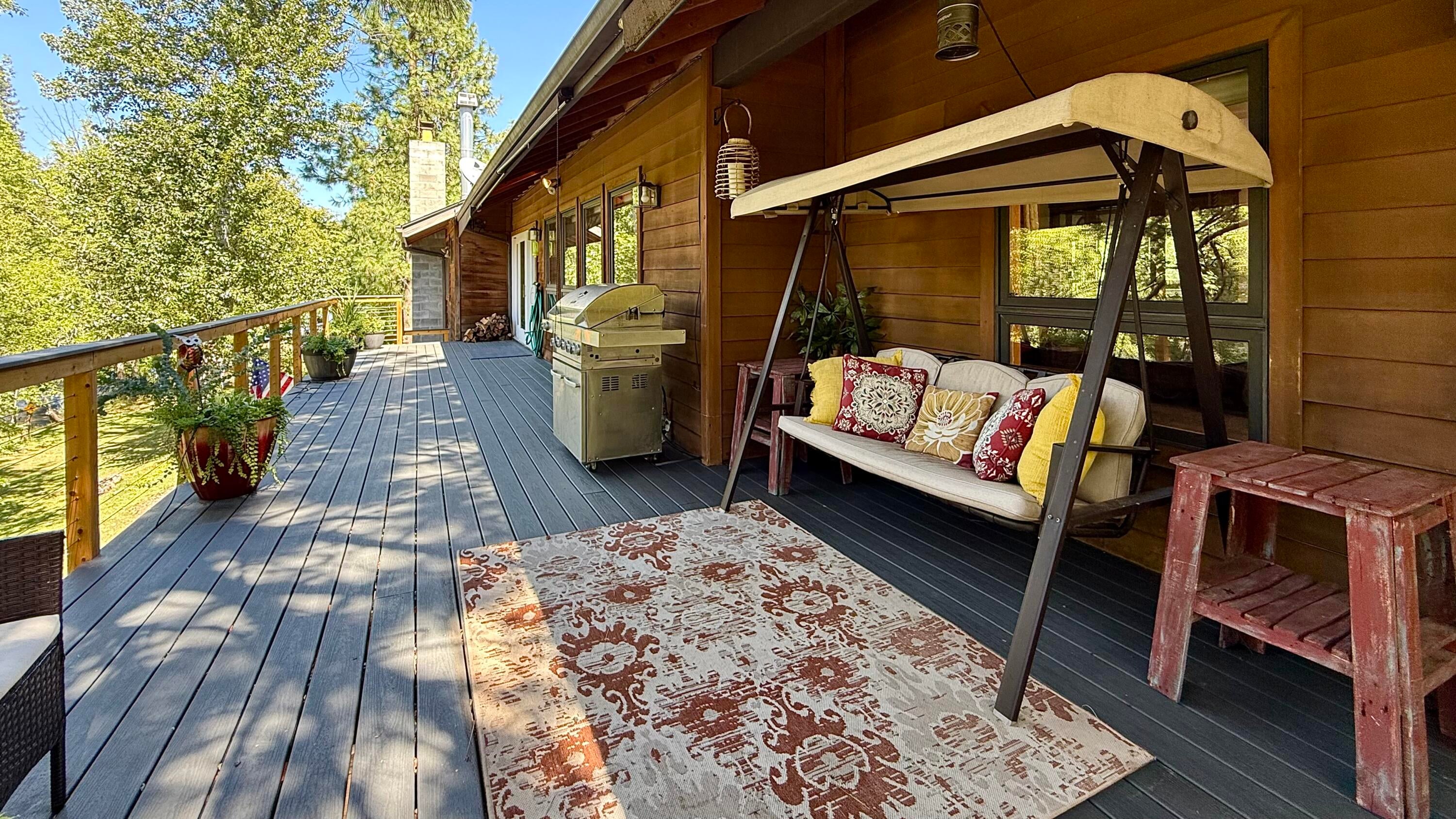 975 Old Ferry Road Shady Cove, OR 97539 - Photo 73 of 100 Upper Deck