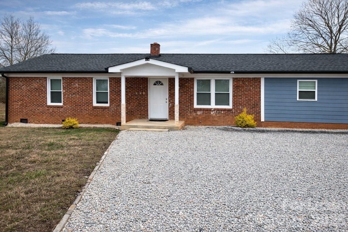 1702 Kingston Road Shelby, NC 28150 - Photo 1 of 7