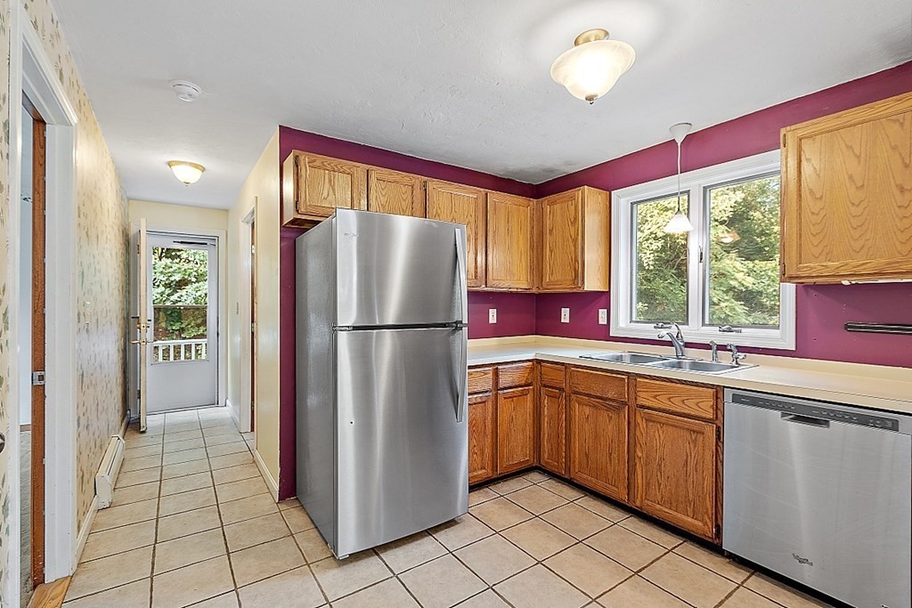 192 Wheeler Road Ashby, MA 01431 - Photo 8 of 18