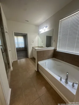 $2,700 | 10811 Yaupon Holly, Helotes, TX 78023
