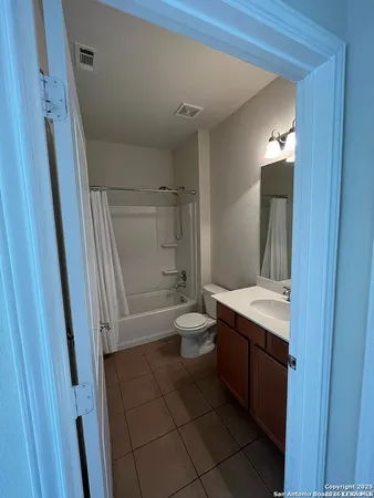 $2,700 | 10811 Yaupon Holly, Helotes, TX 78023