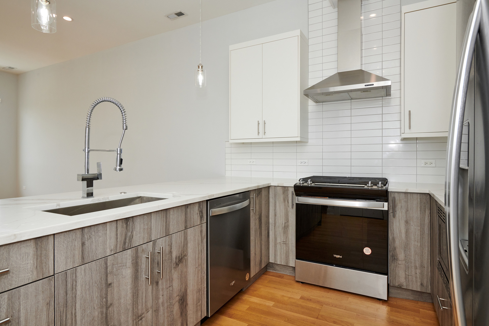 2139 West Madison Street, Unit 504 Chicago, IL 60612 - Photo 4 of 13 Gallery Image 4