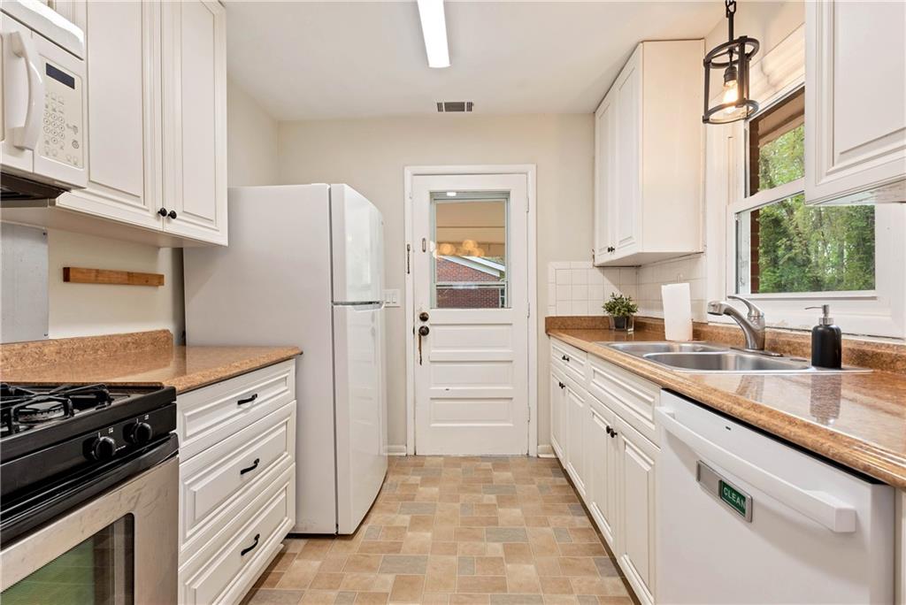 1020 Verdi Way Clarkston, GA 30021 - Photo 16 of 37