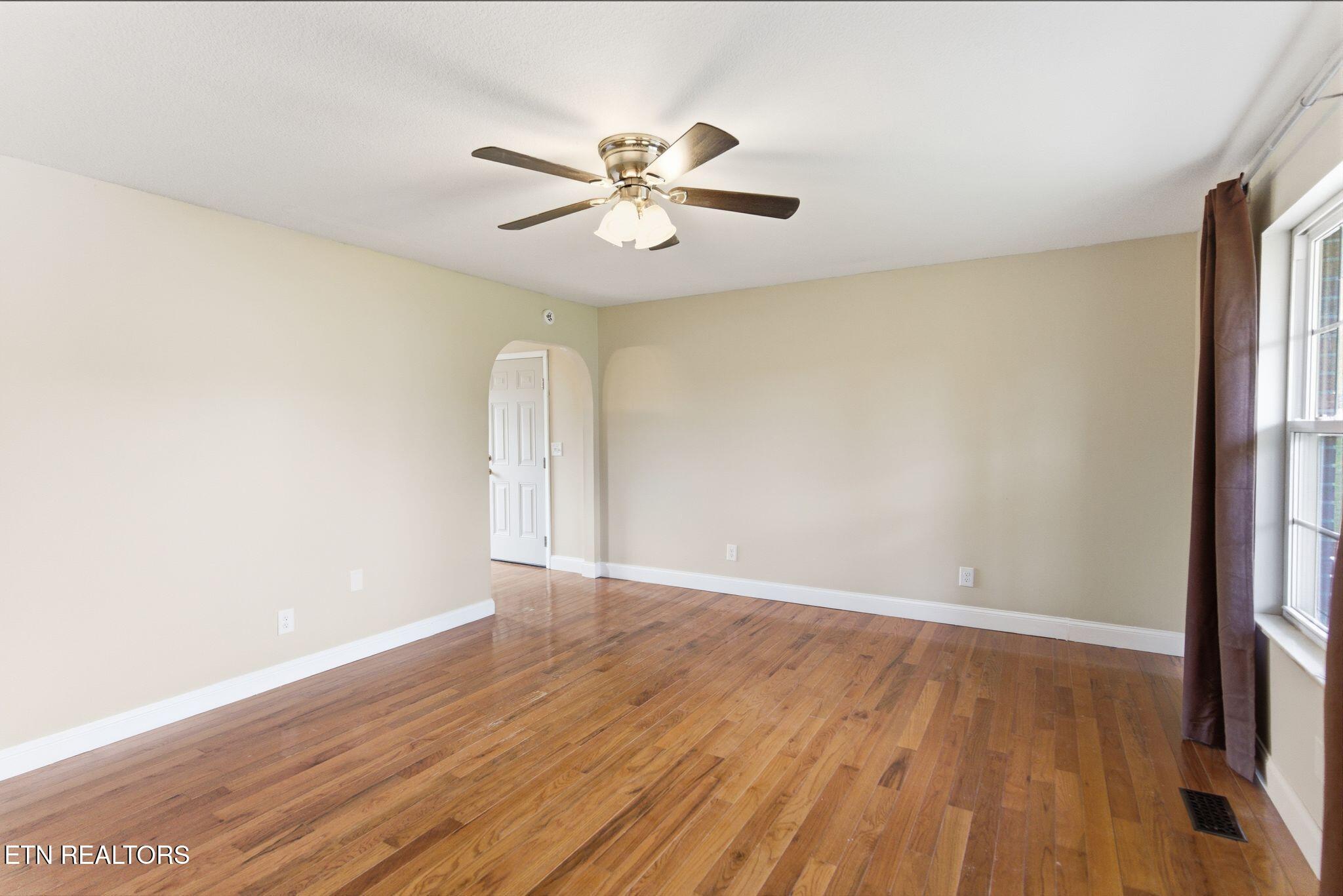 226 Acorn Drive Plainview, TN 37721 - Photo 3 of 21 018_DSC09519