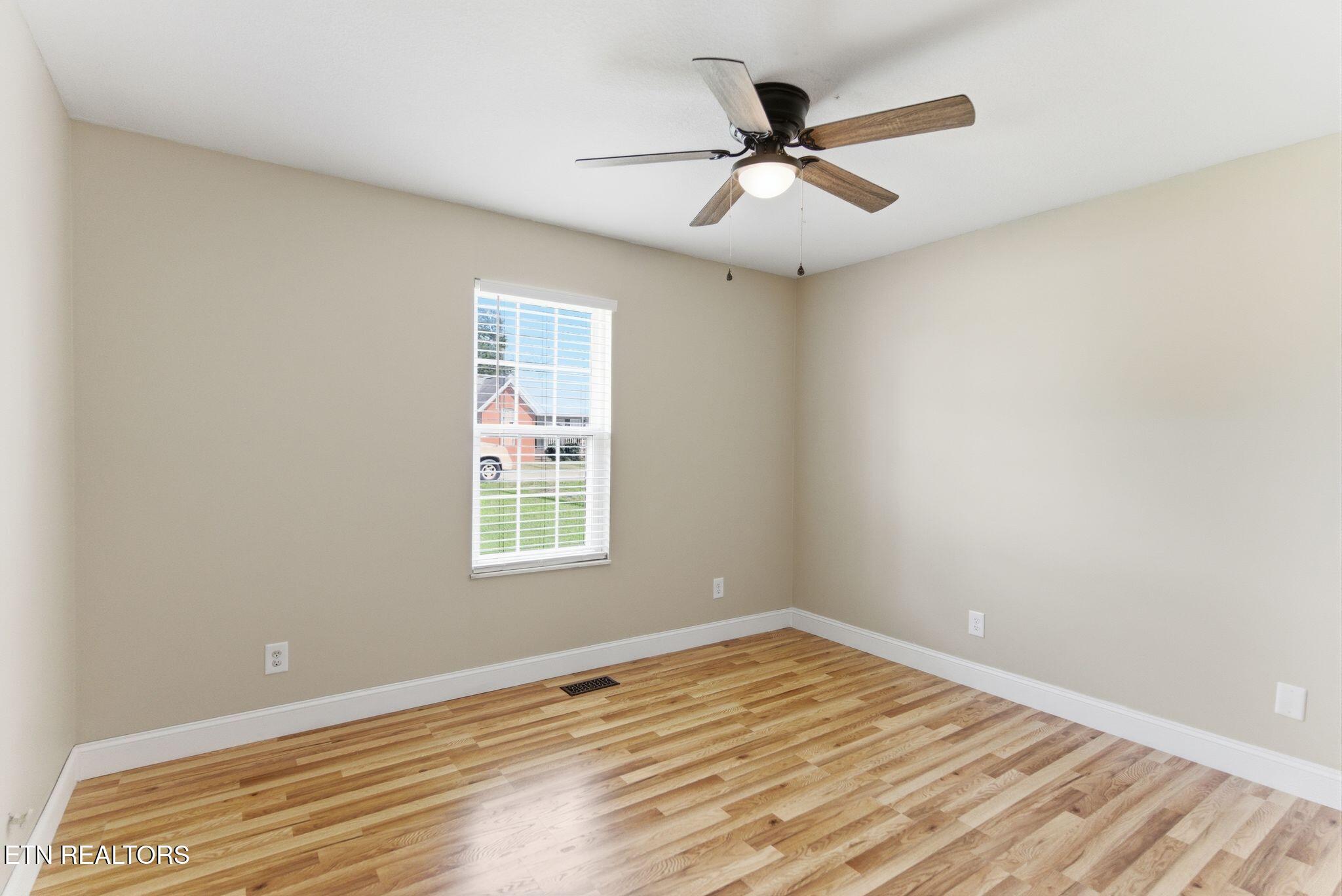 226 Acorn Drive Plainview, TN 37721 - Photo 10 of 21 023_DSC09612