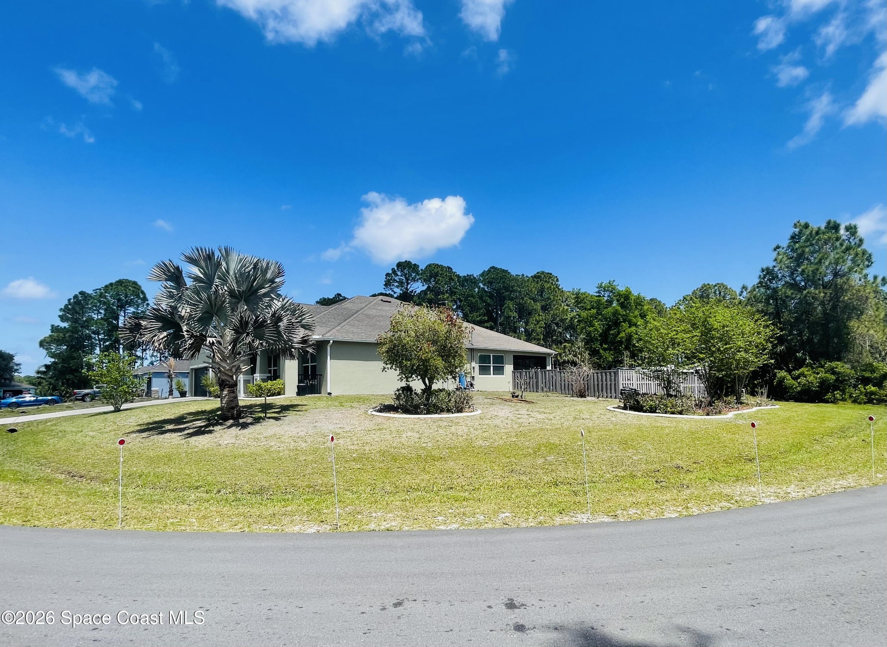 453 Danis Road Southwest Palm Bay, FL 32908 - Photo 9 of 11 Corner Lot