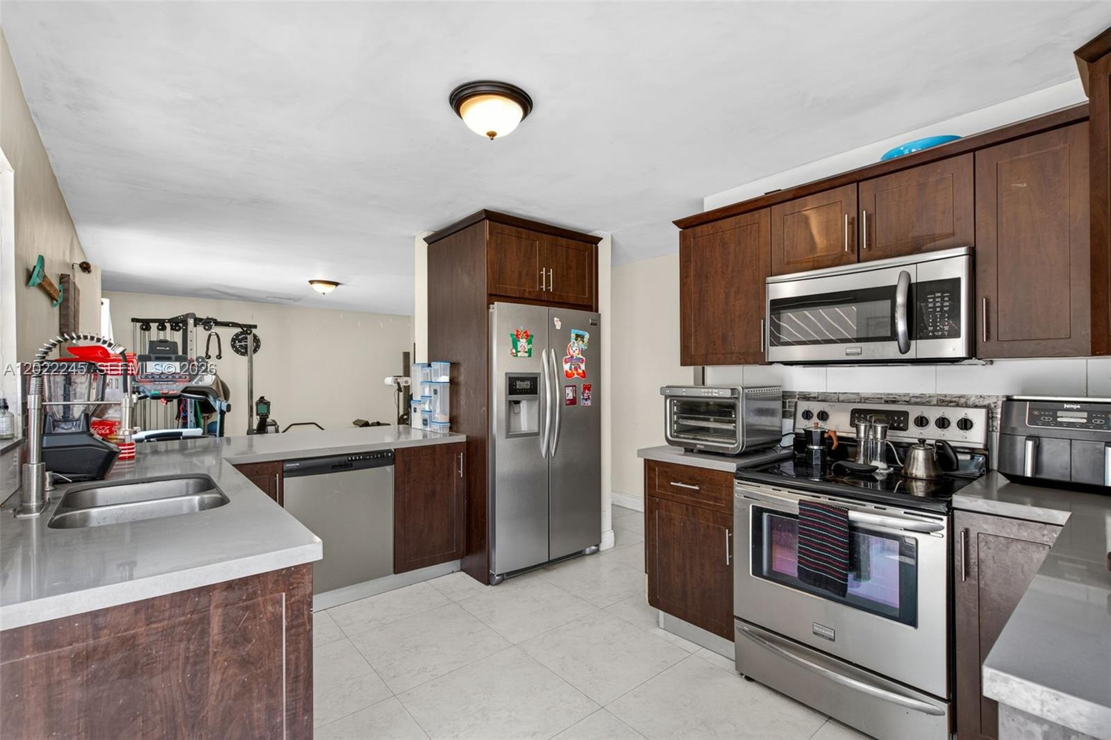 15530 Southwest 59th Street Miami, FL 33193 - Photo 17 of 58