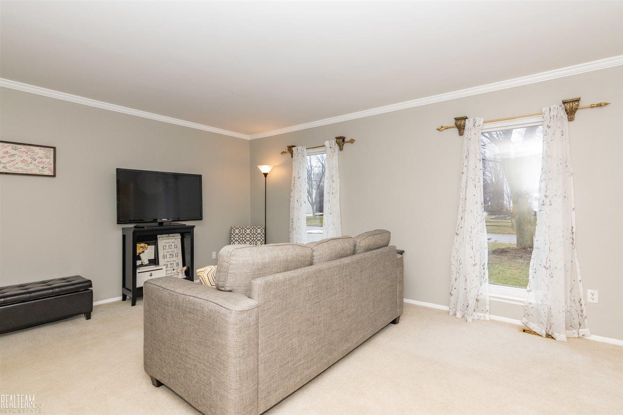 36197 Fredericksburg Road Farmington Hills, MI 48331 - Photo 5 of 40