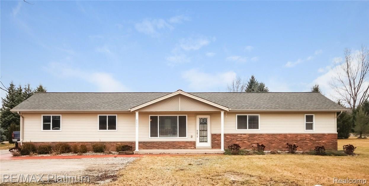 6621 Winans Lake Road Brighton, MI 48116 - Photo 1 of 36 001-Front_View-3631796-medium.jpg