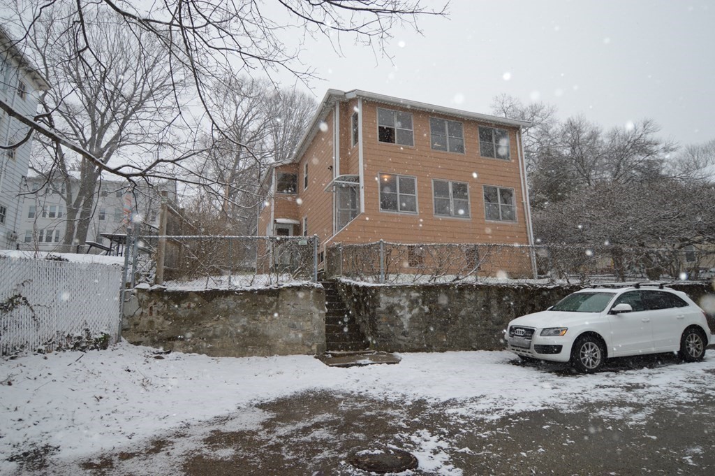 4 Maxwell Court Worcester, MA 01607 - Photo 2 of 29