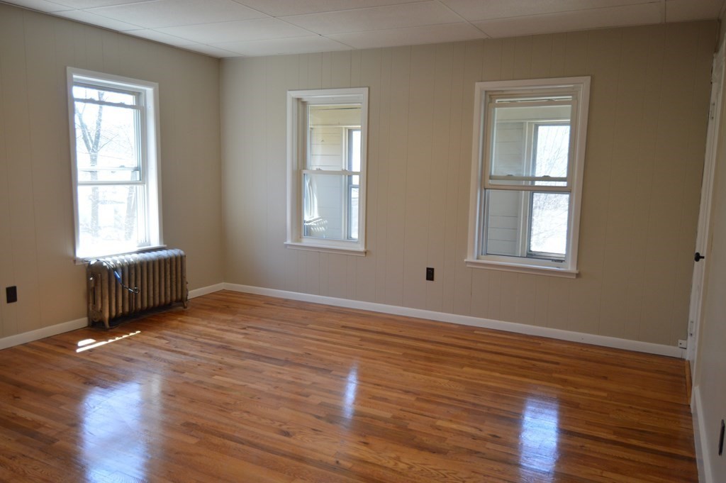 4 Maxwell Court Worcester, MA 01607 - Photo 5 of 29