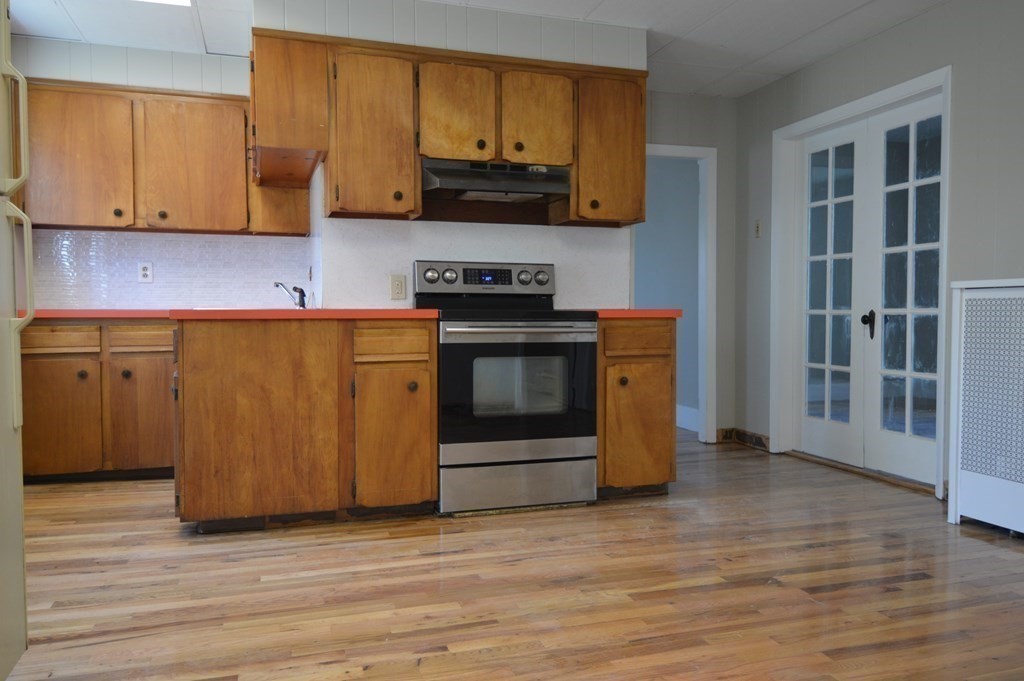 4 Maxwell Court Worcester, MA 01607 - Photo 9 of 29