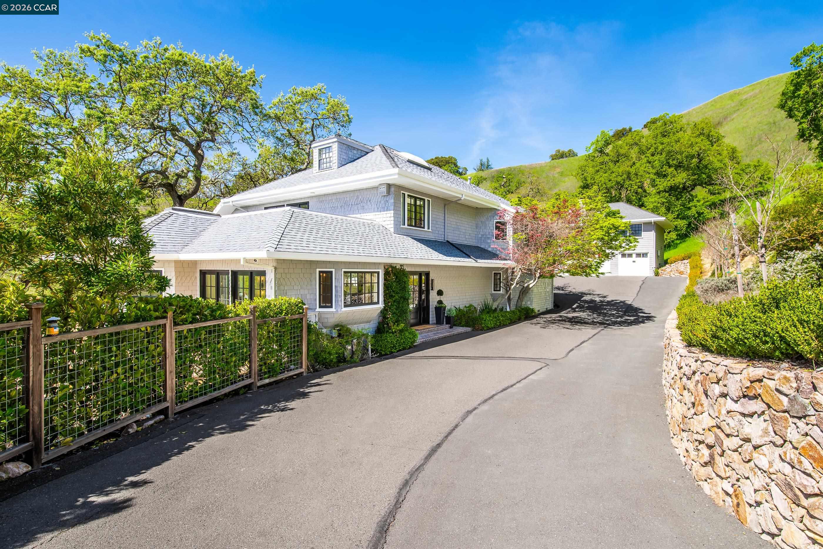 33 Deer Trail Lafayette, CA 94549 - Photo 5 of 59