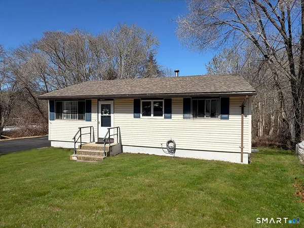 $399,000 | 33 Shawondassee Drive, Stonington, CT 06378
