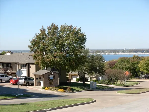 $1,400 | 304 Henry M Chandler Drive, Rockwall, TX 75032