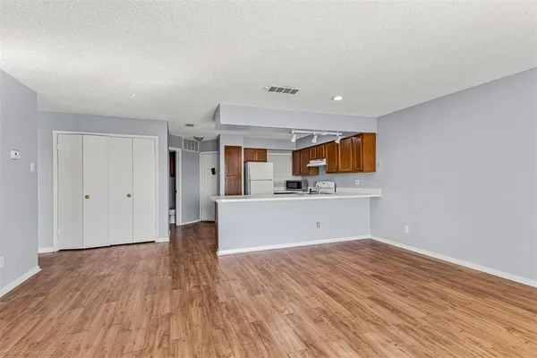 $1,400 | 304 Henry M Chandler Drive, Rockwall, TX 75032