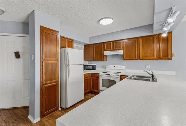$1,400 | 304 Henry M Chandler Drive, Rockwall, TX 75032