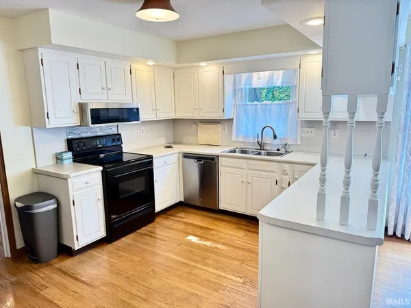 $325,000 | 3505 West Pettigrew Drive, Muncie, IN 47304