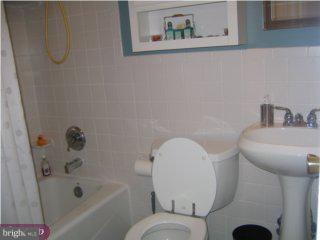 463 Woodhill Road Wayne, PA 19087 - Photo 4 of 6