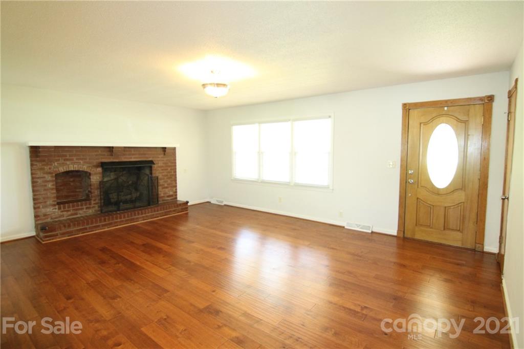 1134 Ratchford Road Dallas, NC 28034 - Photo 11 of 41 Gallery Image 11