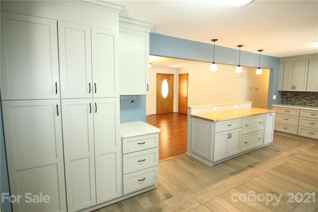 1134 Ratchford Road Dallas, NC 28034 - Photo 15 of 41 Gallery Image 15
