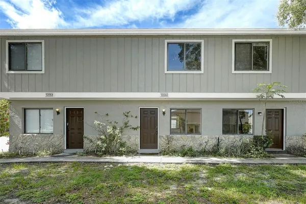a front view of house with yard
