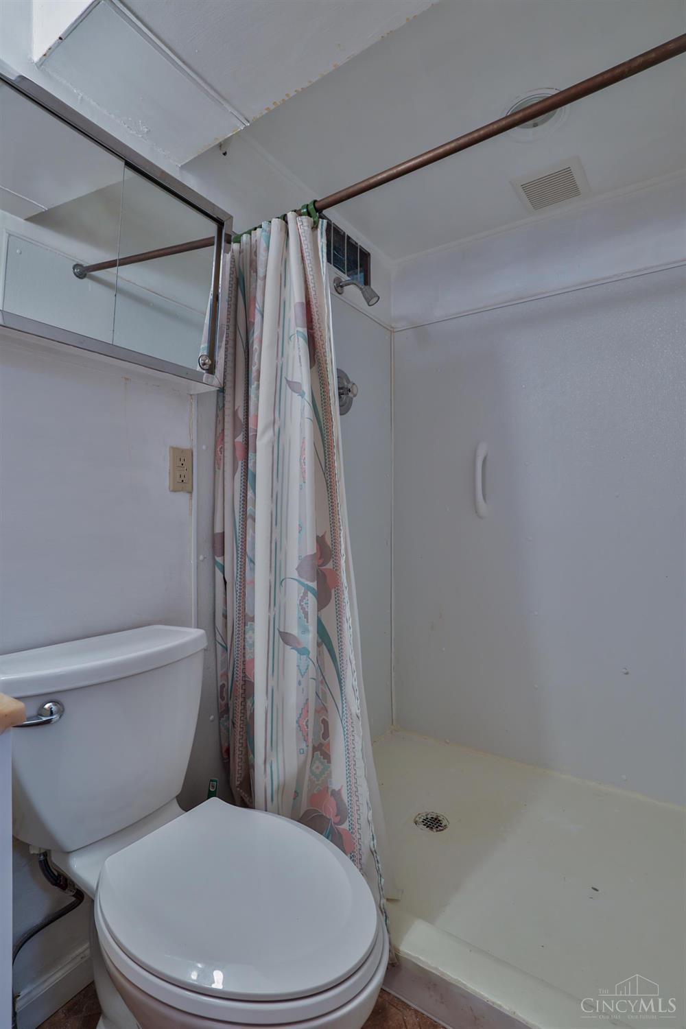 1 Hadley Road Cincinnati, OH 45218 - Photo 47 of 50 Gallery Image 47