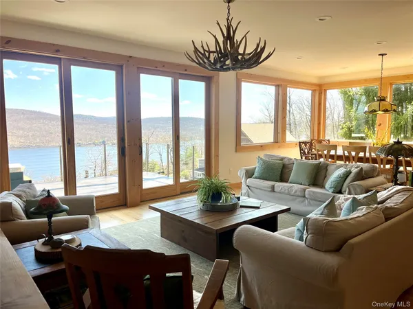 $899,000 | 1 Deer Trail South, Greenwood Lake, NY 10925