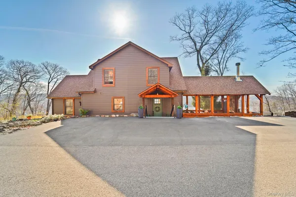 $899,000 | 1 Deer Trail South, Greenwood Lake, NY 10925