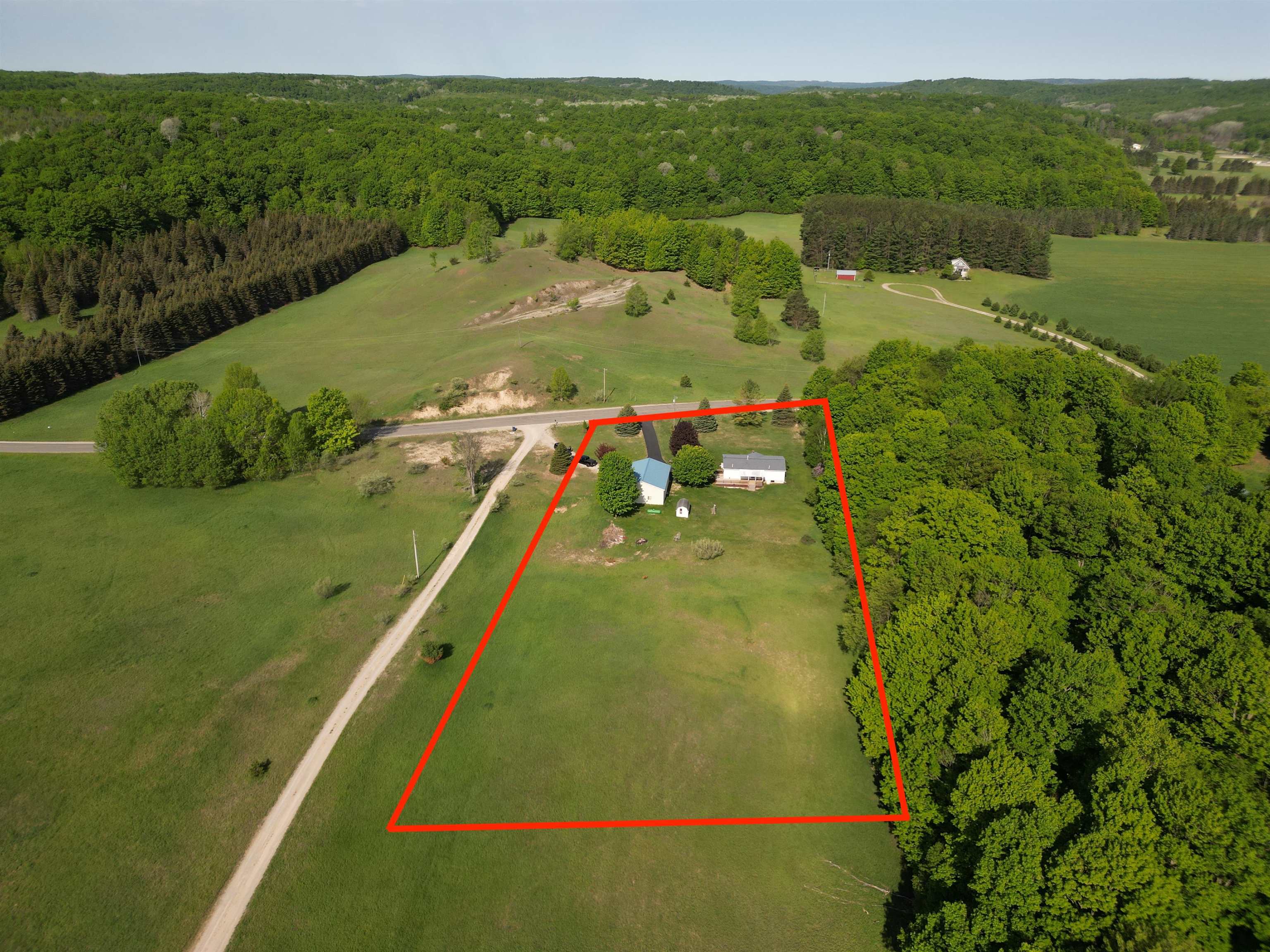 9101 South Nash Road Maple City, MI 49664 - Photo 27 of 29