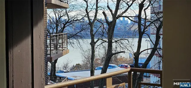 $375,000 | 8800 Boulevard East, Unit 4B, North Bergen, NJ 07047